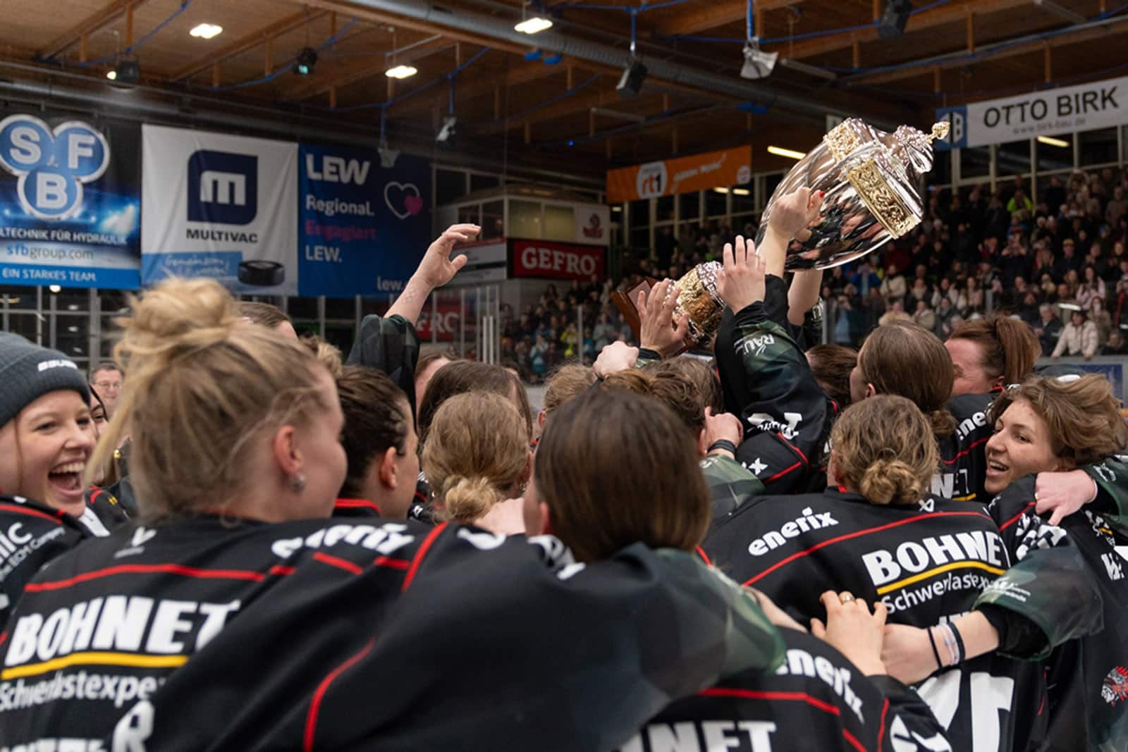 Fraueneishockey DFEL ECDC Memmingen Indians Frauen Meistertitel (c) Hemar Gomez_20260330