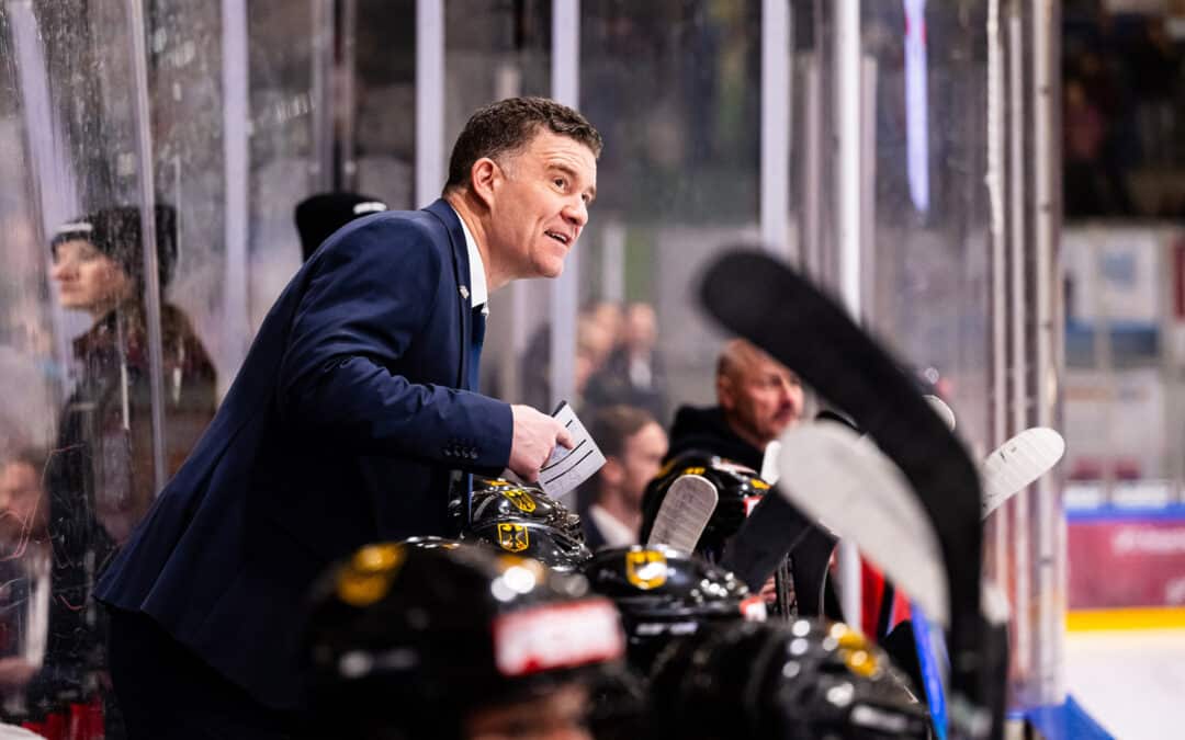 DEB verlängert mit Frauen-Bundestrainer Jeff MacLeod