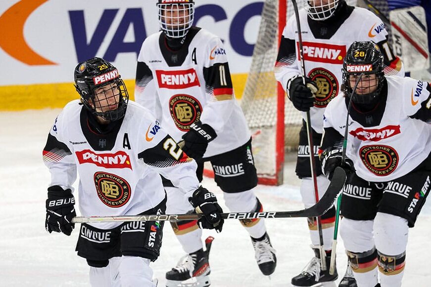 Torreicher Erfolg im zweiten Turnierspiel der Frauen