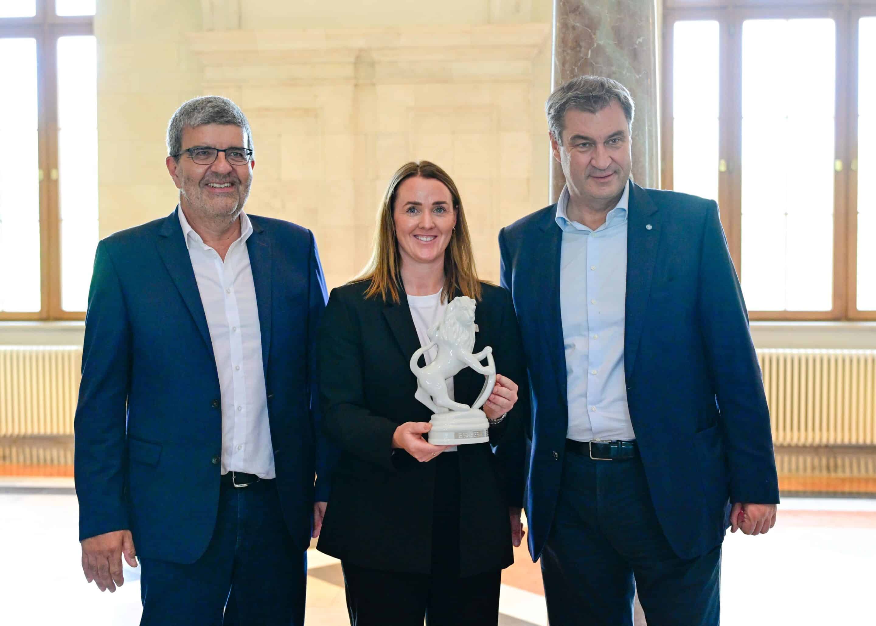 Fraueneishockey ECDC Memmingen Indians Frauen Daria Gleissner Markus Söder 20240721