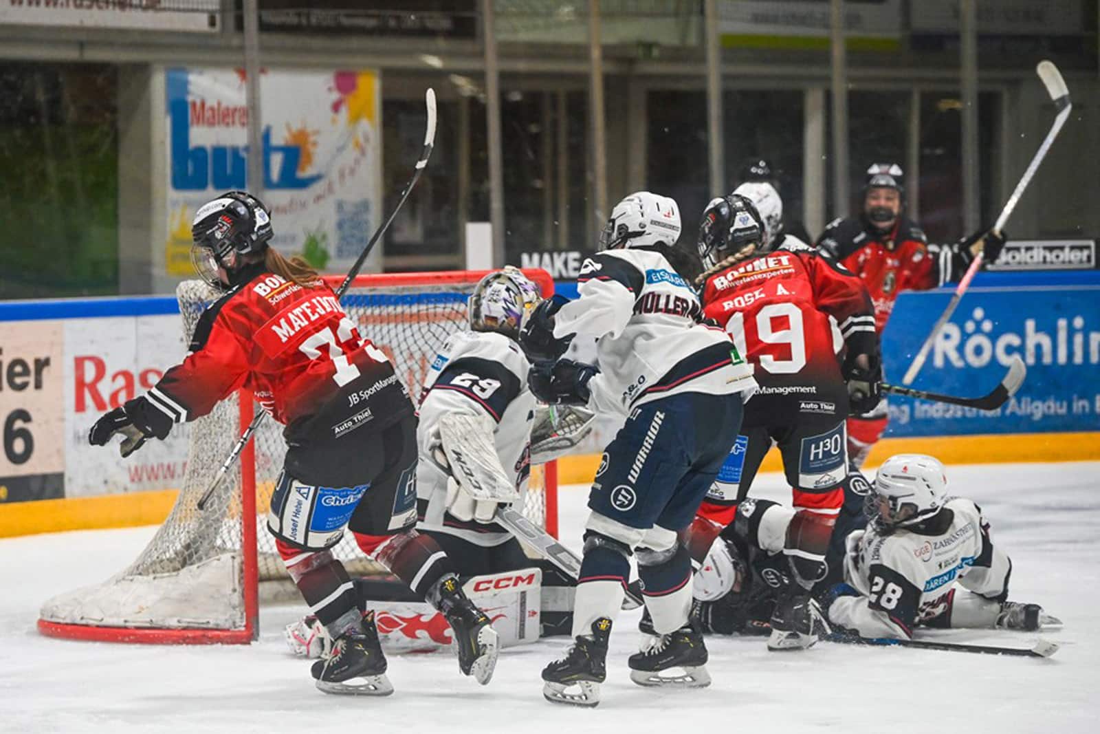 Fraueneishockey ECDC Memmingen Indians Frauen Eisbären Juniors Berlin (c) Charlie Perzl_20251130,jpg