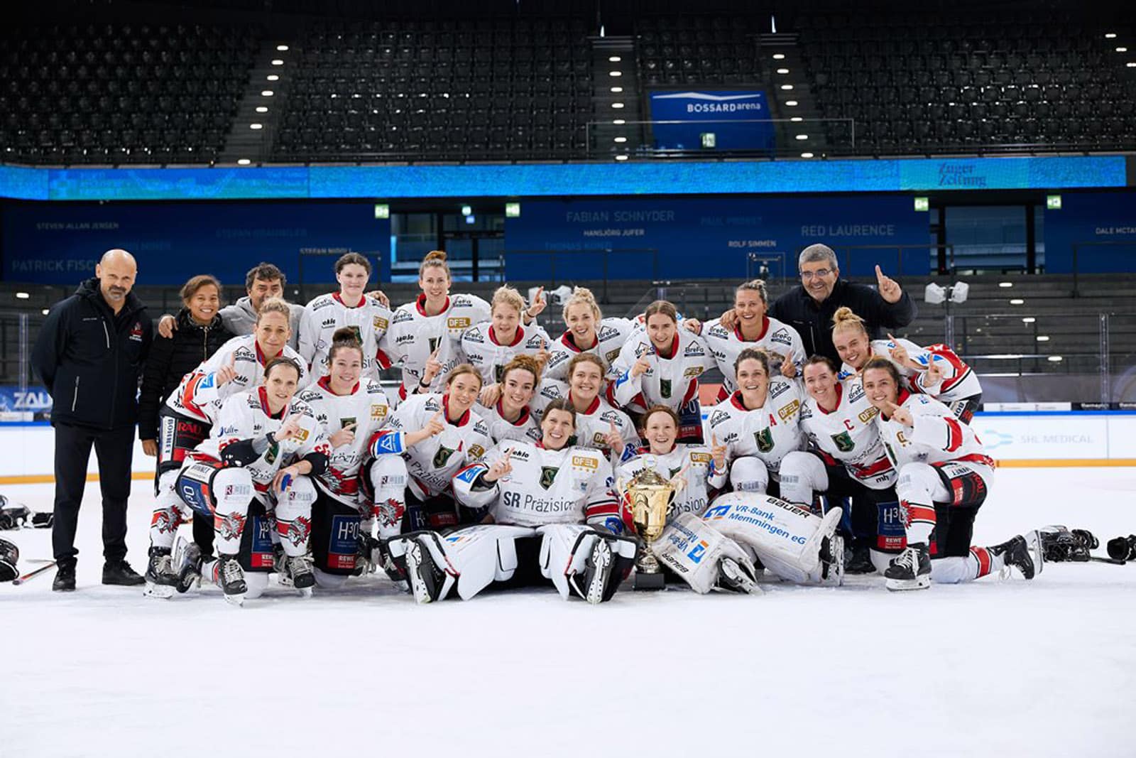 Fraueneishockey ECDC Memmingen Indians Frauen (c) Valentin Studerus EV Zug_20231015