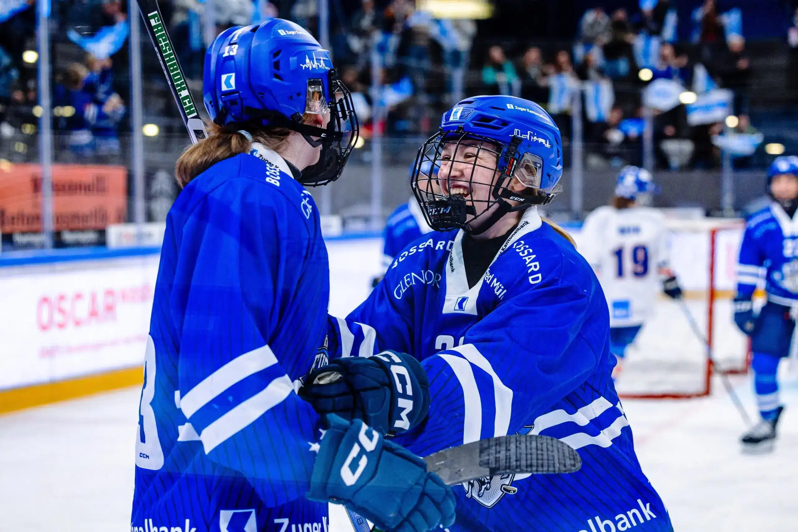 Fraueneishockey EV Zug Naemi Herzig Ivana Wey 20241104