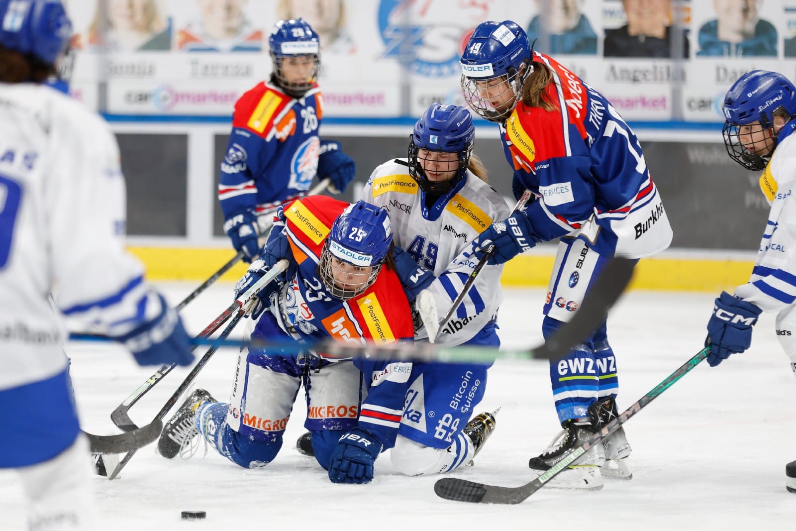 Fraueneishockey EV Zug ZSC Lions Frauen (c) PostFinance Keystone Manuel Geisser 20241128