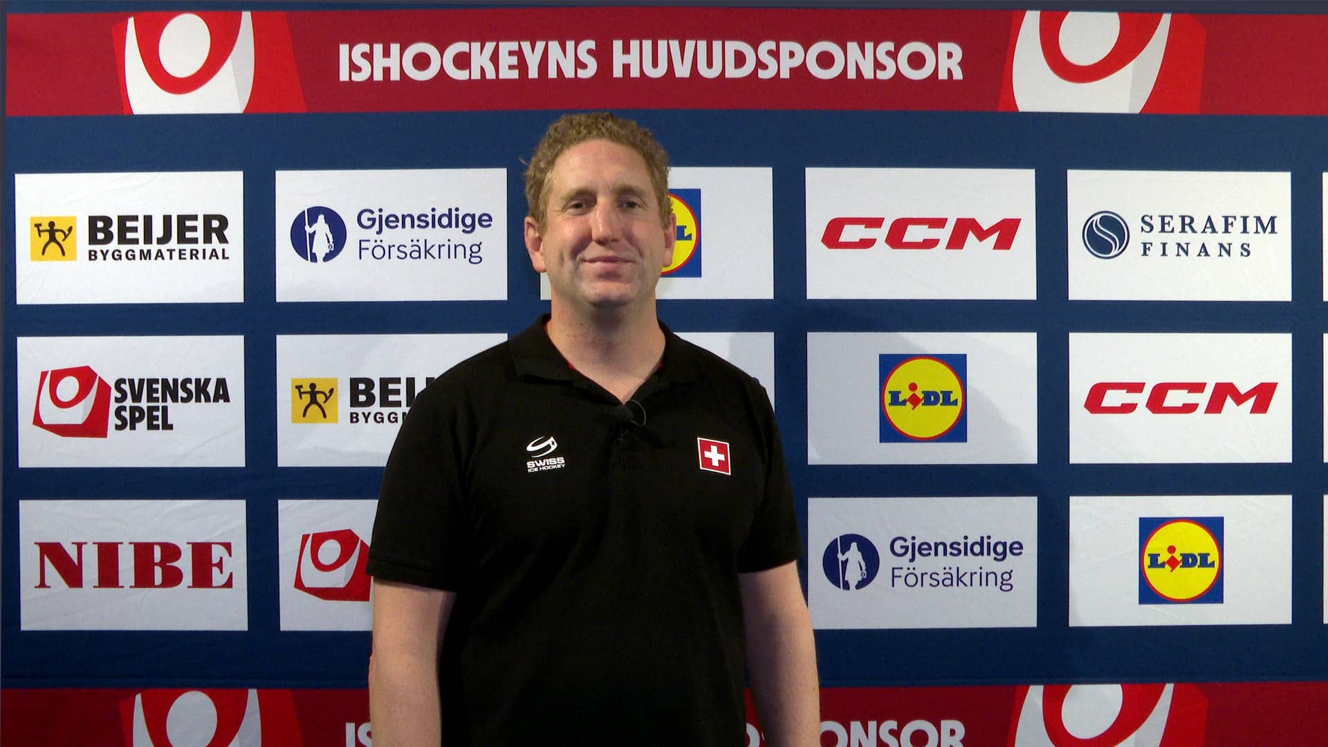 Fraueneishockey Justin Krueger Deutschland SC Bern (c) Tim Sinzenich_20261029