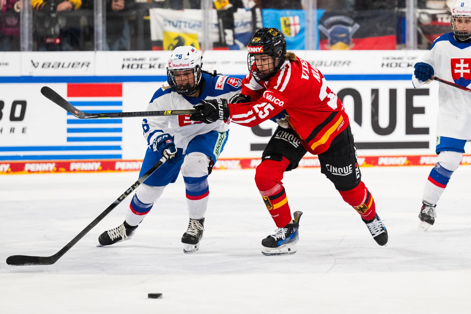 Fraueneishockey Laura Kluge Deutschland-Cup (c) DEB City Press GmbH_20251107