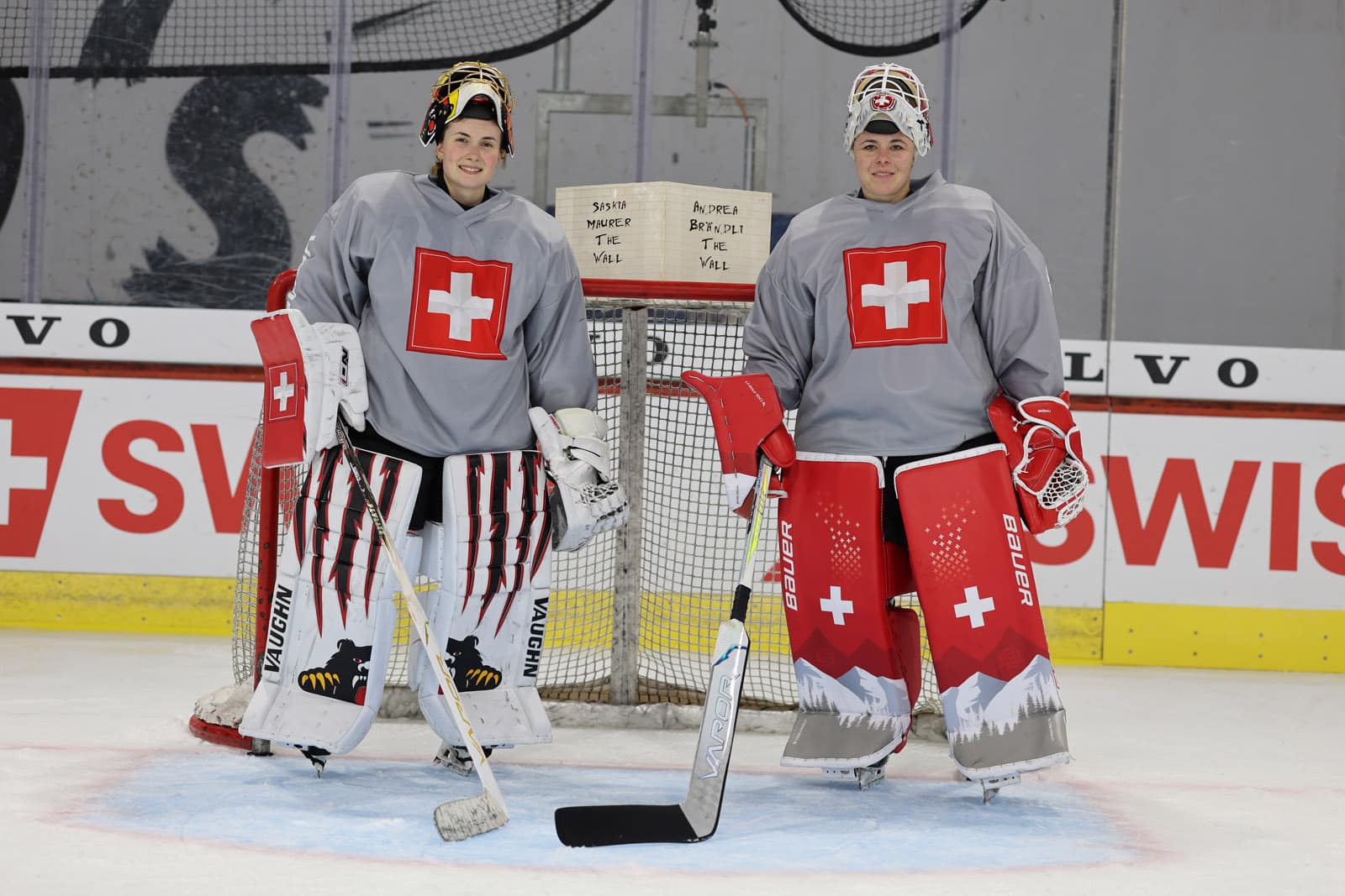 Fraueneishockey Saskia Maurer Andrea Brändli The Wall Schweiz PWHL_20260820
