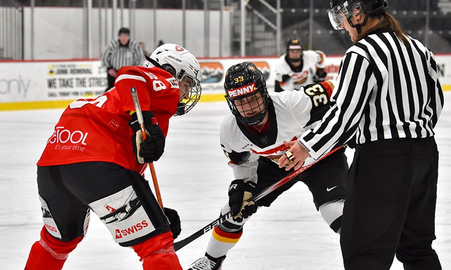 Vor Start der Frauen-WM: Vorbereitungsspiel gegen die Schweiz endet mit 1:2 nach Penaltyschießen