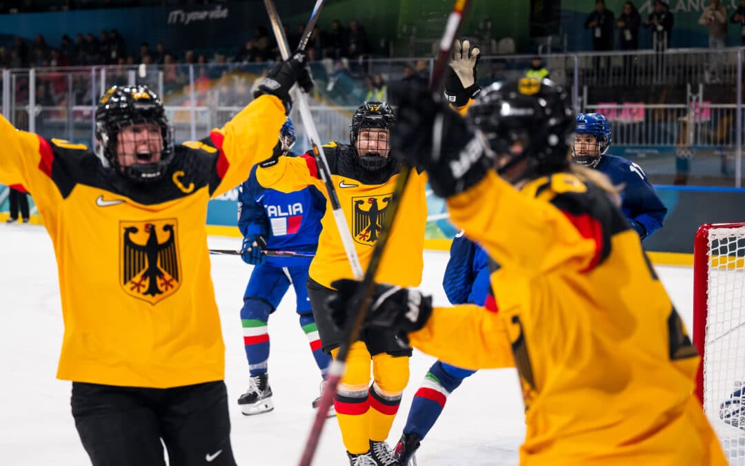 Olympia 2026: Frauen-Eishockeymannschaft siegt gegen Italien mit 2:1 und steht im Viertelfinale